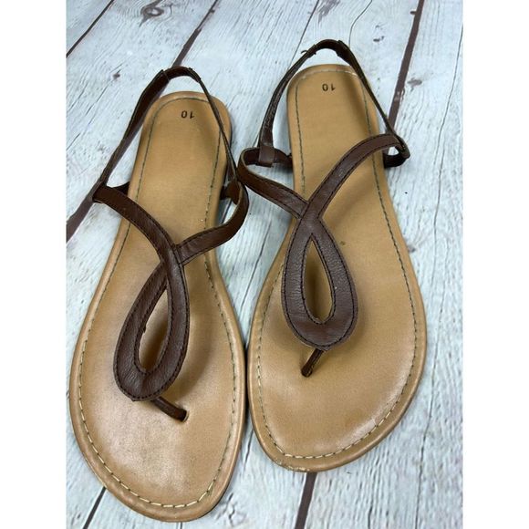 Two pair of sandals women’s one tan and the other brown size 10￼ - Picture 2 of 9